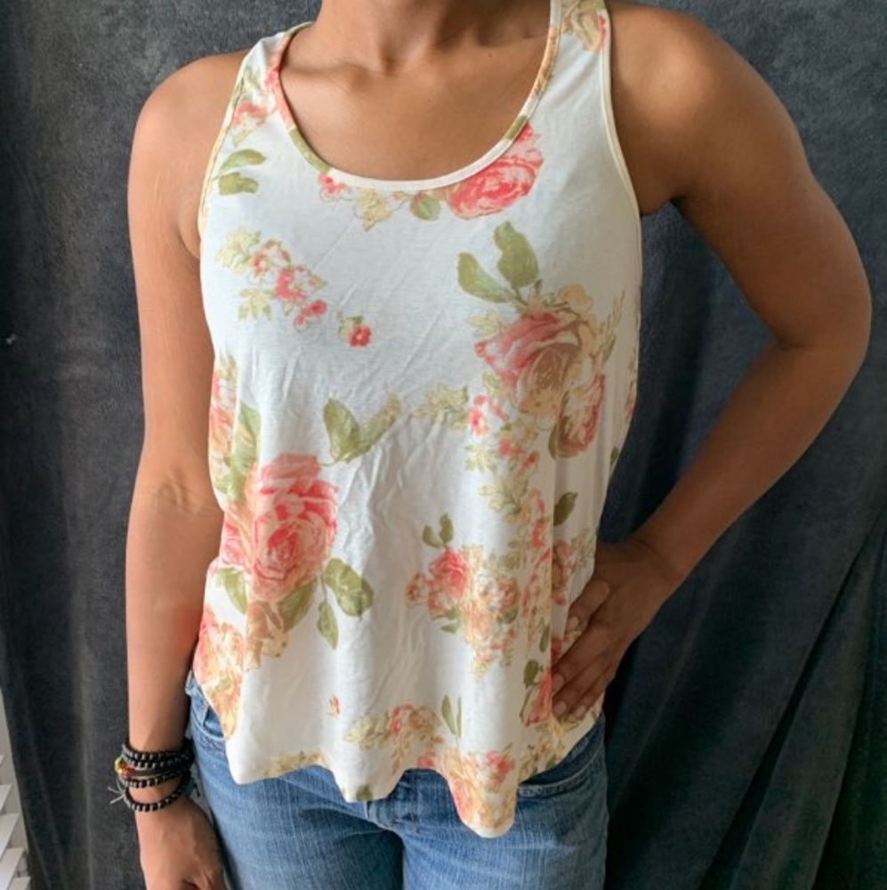 Rue 21 Tank With Bows on back Strap